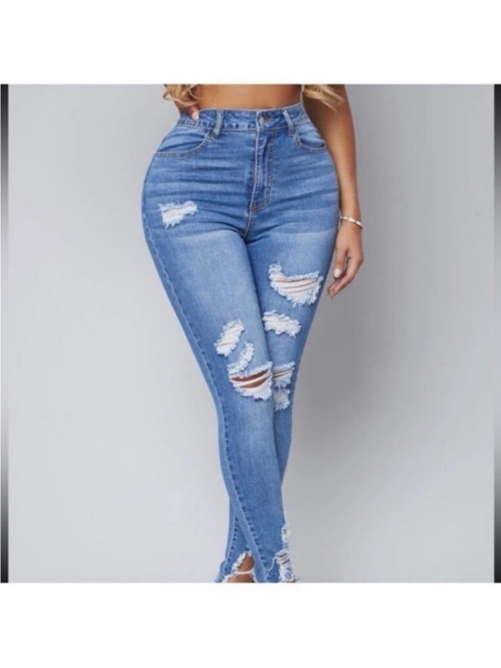 Women’s Distressed Skinny Jeans